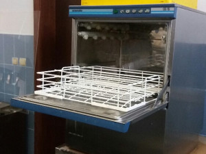 Masina za sudje ugostiteljska za dijelove.Ugostiteljska oprema