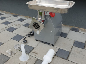 MASINA ZA MESO I PUNJENJE KOBASICE PROFESIONA 3600W