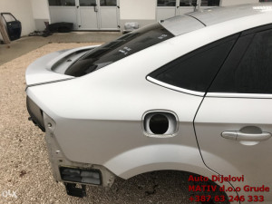 Stranica DESNA bok Ford Mondeo 3 HATCHBACK 2012