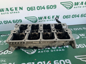 Glava motora Volkswagen Golf (fotografija 2)