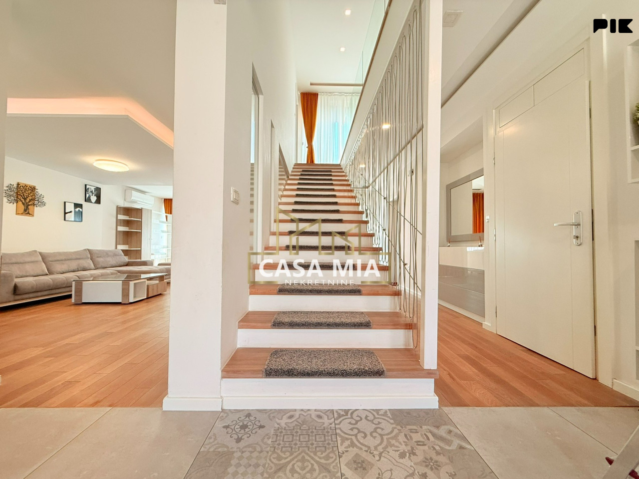 CASA MIA / Kuća sa bazenom / 262 m2 / Pejton / Ilidža 13