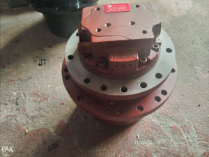 Kubota KX040 bočni reduktor  kretanja WR652