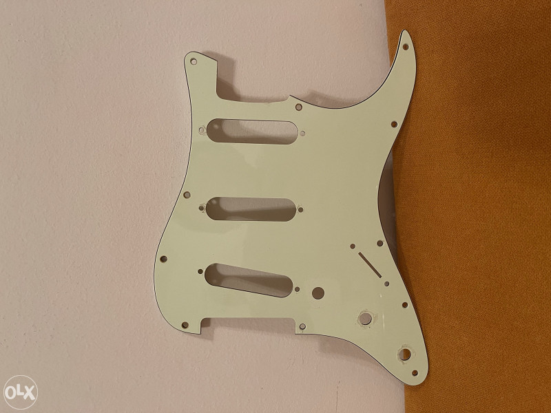 Pickguard Fender Am Dlx Stratocaster Mint Green Ostalo OLX.ba