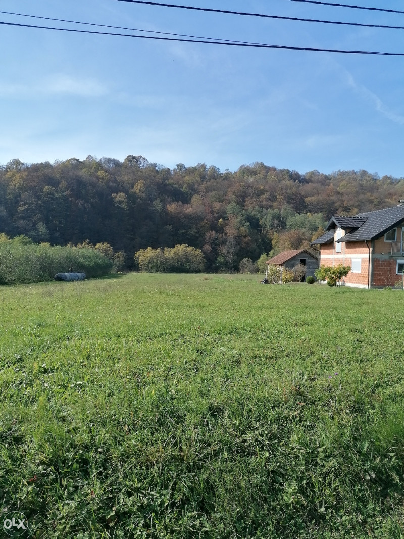Zemljište Žepče, uz magistralni put M17. 8400m2 3