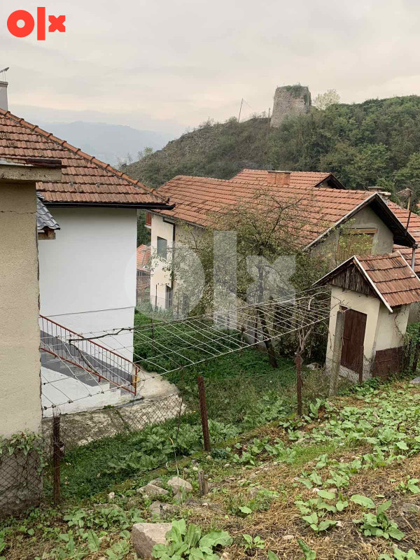 MAGLAJ KUCA NA PRODAJU DVA SPRATA USELJIVA 6