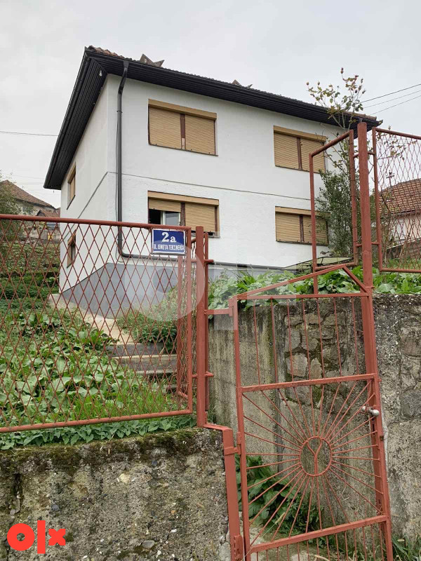 MAGLAJ KUCA NA PRODAJU DVA SPRATA USELJIVA 14