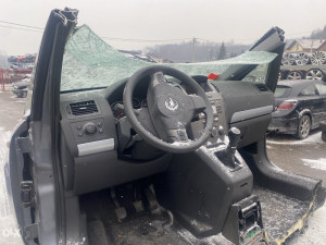 Opel zafira 1.6 2006 god dijelovi 063/117-176