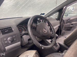 Opel zafira 1.4 turbo 2010 god dijelovi 063/117-176