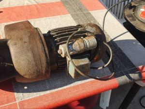 Elektromotor reduktor 52 okretaja u minuti