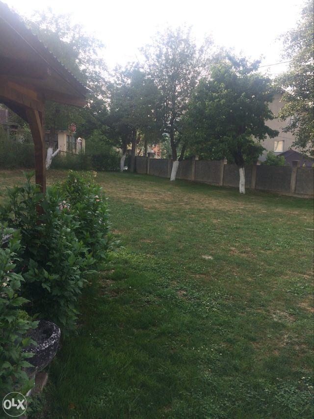 Hadzici ! Dvije kuce sa posl.prostorom uz pl.potok 16