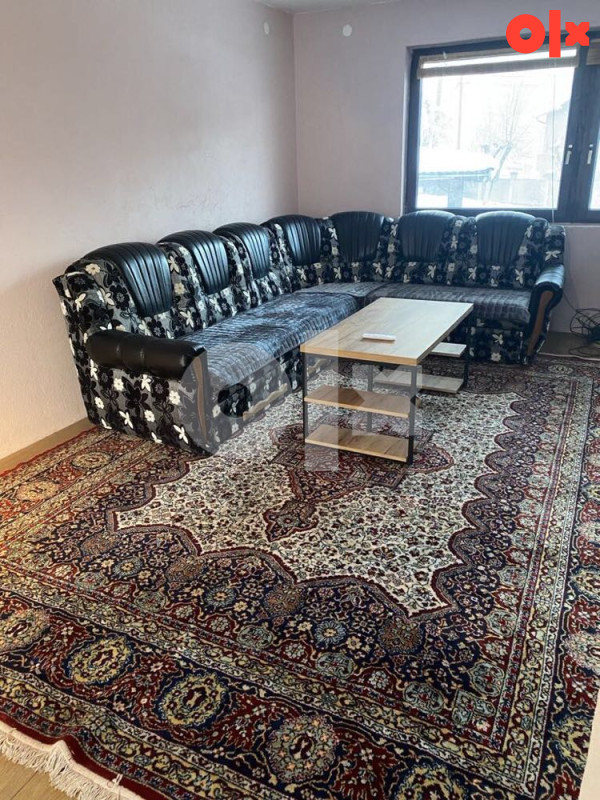Hadzici ! Dvije kuce sa posl.prostorom uz pl.potok 5