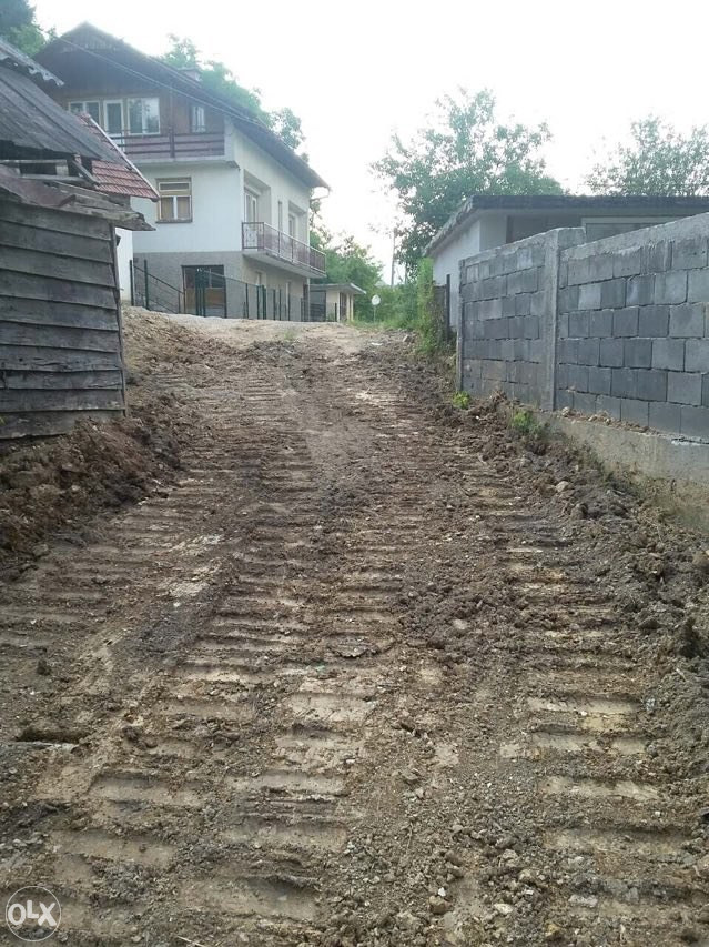Hadzici ! Dvije kuce sa posl.prostorom uz pl.potok 21