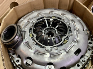 Mazda 6 - zamajac set kvacila 6+R