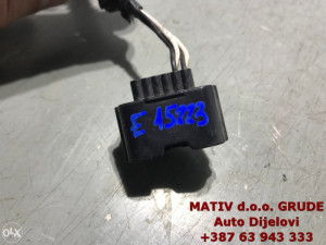 Instalacija prednjeg branika Renault Clio 4 240706920R