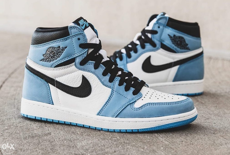 figurine lebron james lakers