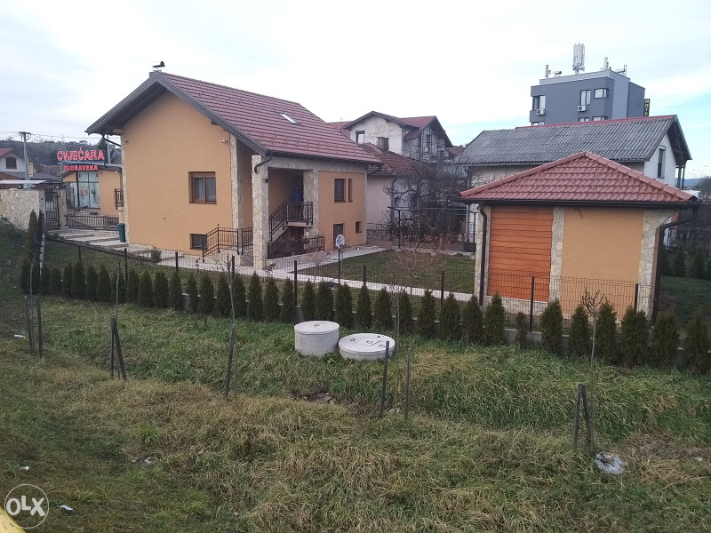 Stambeno-poslovni kompleks na prodaju - cca 250 m2 18