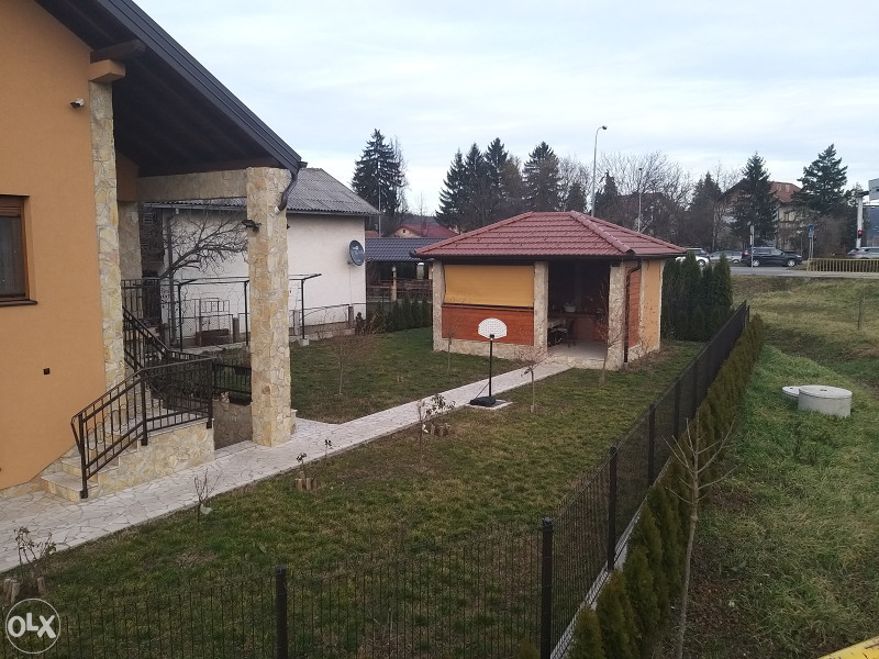 Stambeno-poslovni kompleks na prodaju - cca 250 m2 20