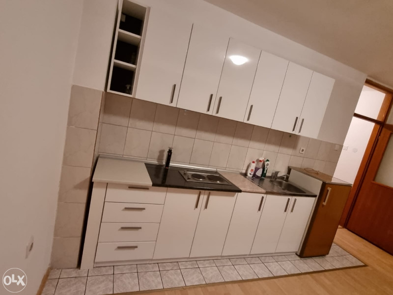 PRODAJEM GARSONJERU - PRIJEDOR (MILUTINA MILANKOVICA 7)