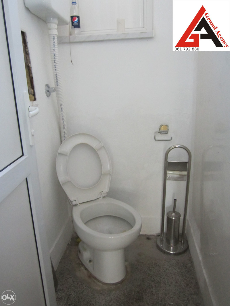 Poslovni prostor 77 m2 - ZENICA 17