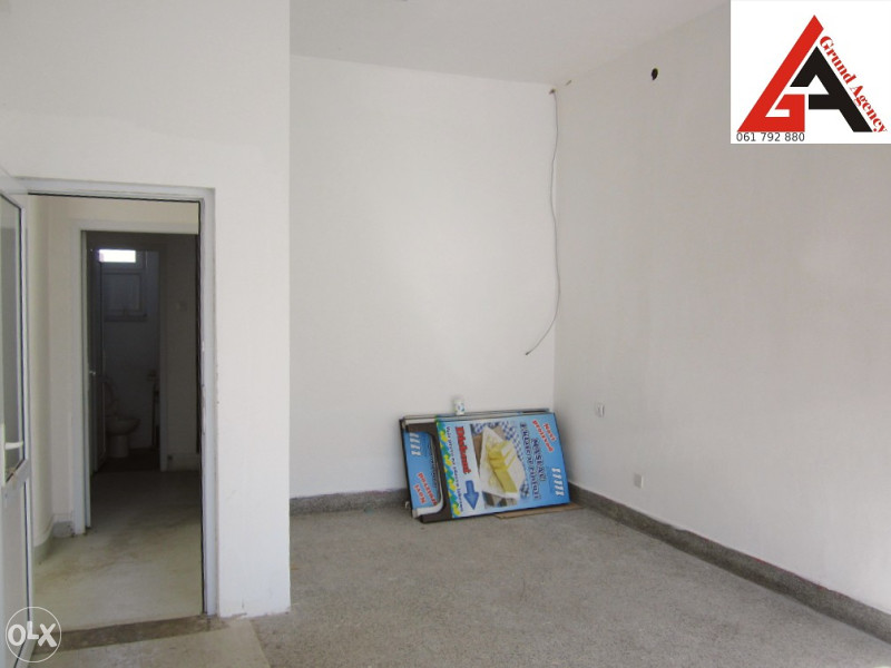 Poslovni prostor 77 m2 - ZENICA 12