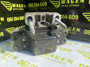 Nosac motora 77kw Volkswagen Golf 5 (fotografija 2)