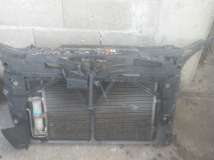 HLADNJAK VODE MAZDA 3 1.6 BENZ / hladnjak vode mazda 3