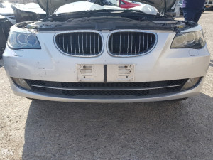 BMW E60 2009 3.0D-dijelovi limarije i mehanike
