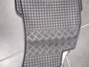 AUTO PATOSNICE PODMETAČI GUMENI AUDI A4 B6 B7 SEAT EXEO