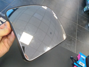 STAKLO PRATEĆI RETROVIZOR MERCEDES MP3