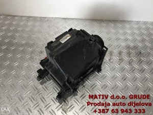 Kućište kutije osigurača Peugeot 308 II 2014