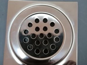 Rešetka za slivnik 15x15 inox 1.2mm kupatilski