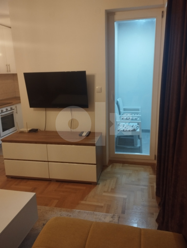 STAN NA DAN Istočno Sarajevo Lukavica 065/631-648 5
