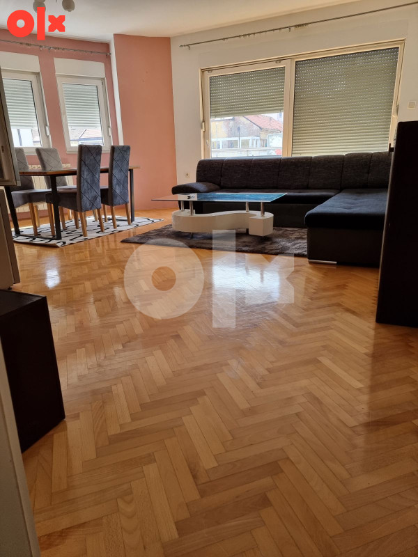 Izdajem trosoban nov stan u strogom centru Bijeljine