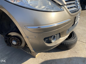 Prednji branik Mercedes W169 (fotografija 3)