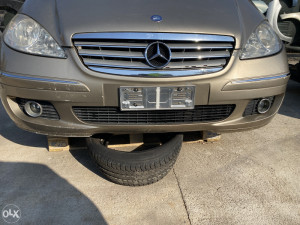 Prednji branik Mercedes W169 (fotografija 4)