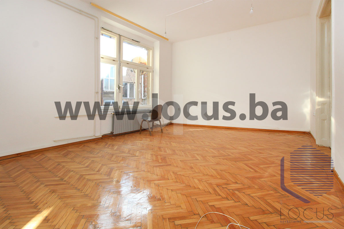 LOCUS prodaje: Četverosoban stan u centru grada, Centar 3