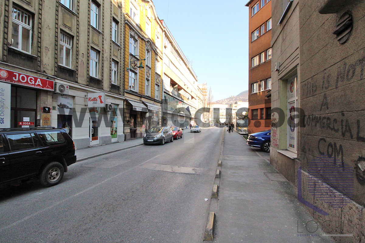 LOCUS prodaje: Četverosoban stan u centru grada, Centar 2
