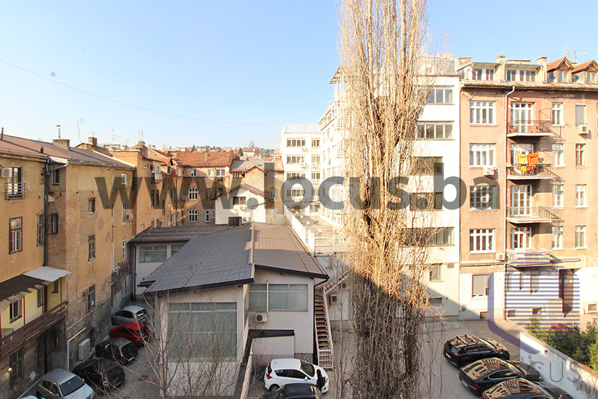 LOCUS prodaje: Četverosoban stan u centru grada, Centar 16