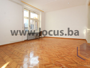 LOCUS prodaje: Četverosoban stan u centru grada, Centar photo 3