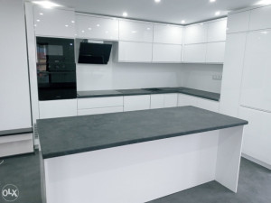 Kuhinja i ostrvo visoki sjaj ufrezana ruckica medijapan