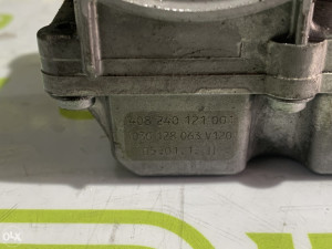 Difuzor klapna gasa Audi A6 4F (fotografija 2)