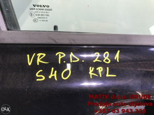 Vrata prednja DESNA Volvo S40 2006