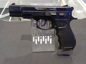 STARTNI/GASNI PLAŠLJIVAC PIŠTOLJ BLOW C75 BLACK