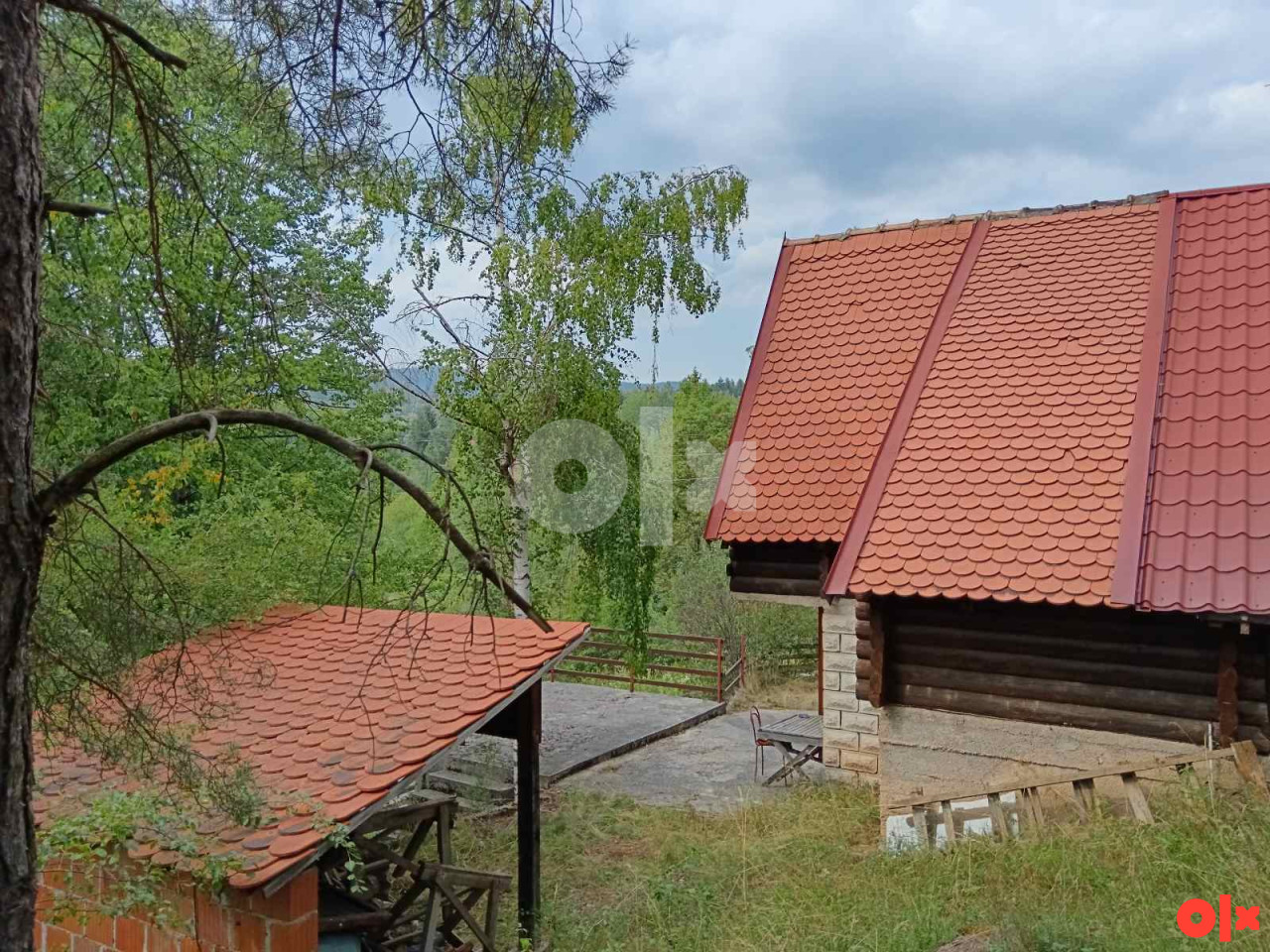 Kuća   Rogoušići -Pale, uz glavni put prema Sarajevu 2