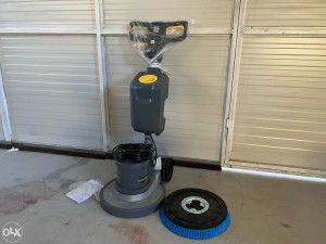KARCHER BDS 43/150 C///MASINA CETKA ZA PRANJE TEPIHA TEPIHE