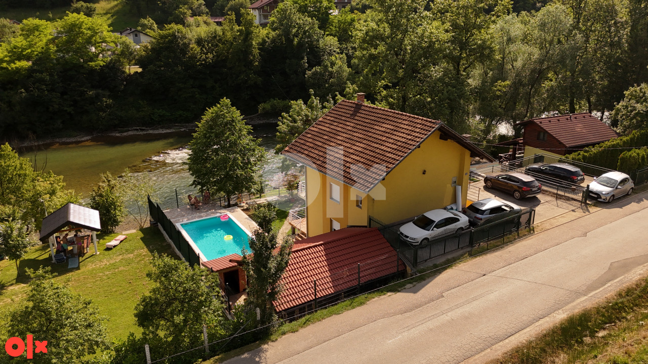 Vikendica na obali rijeke Vrbas