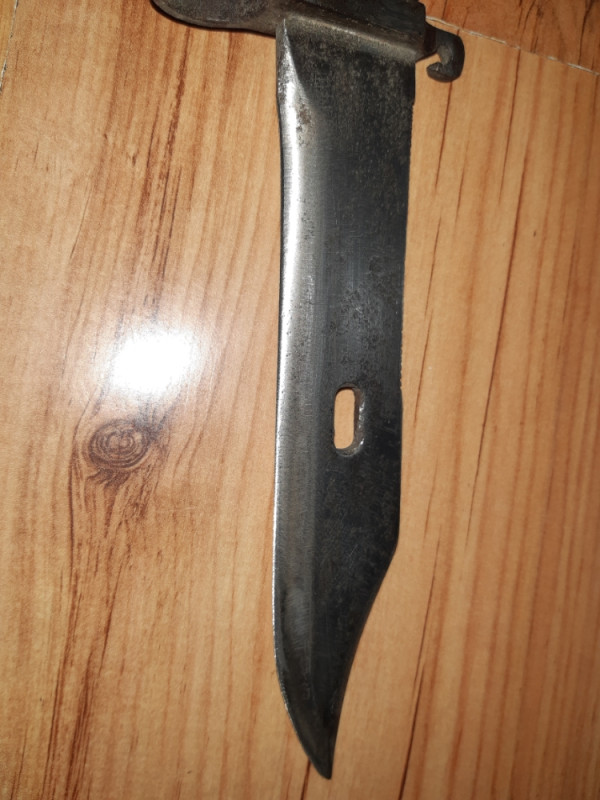 VOJNI BAJONET POLOVNO-ČITAJ DETALJAN OPIS -