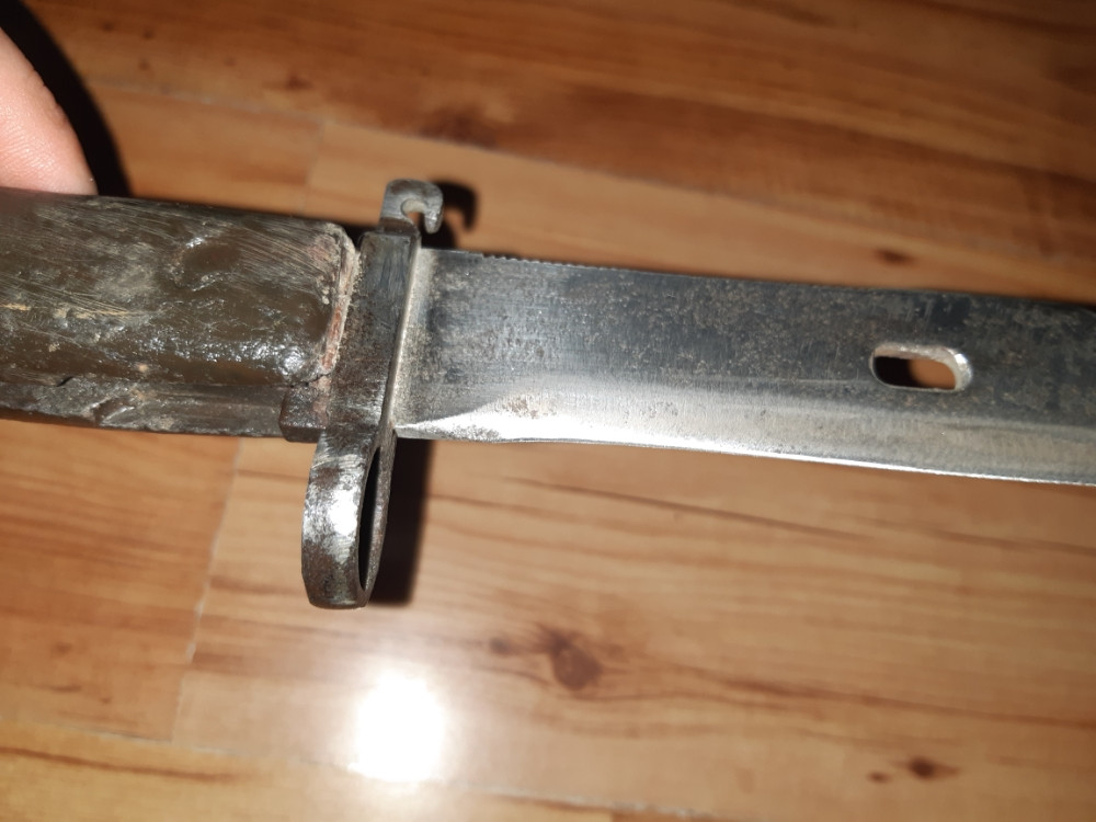 VOJNI BAJONET POLOVNO-ČITAJ DETALJAN OPIS -