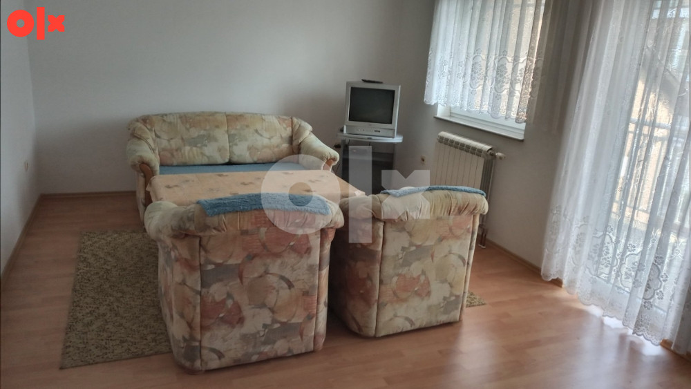 Izdajem 2 stana u Bijeljini 9