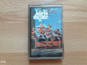 AUDIO KASETA -BIJELO DUGME  PLJUNI I ZAPJEVAJ YUG.